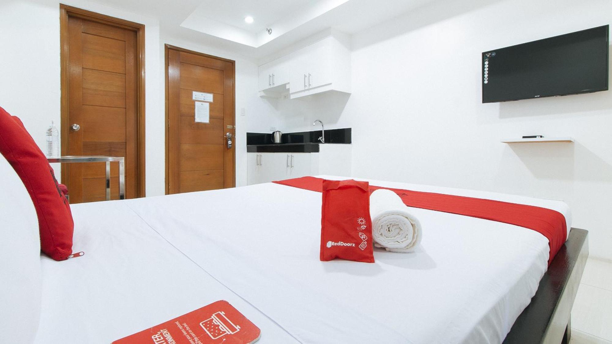 Reddoorz At Dbuilders Rooms Bangkal Makati Makati City Exterior foto